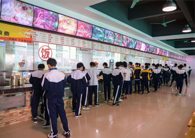 学校食堂